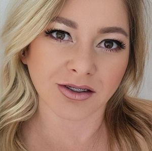 Meet your Posher, Jacira